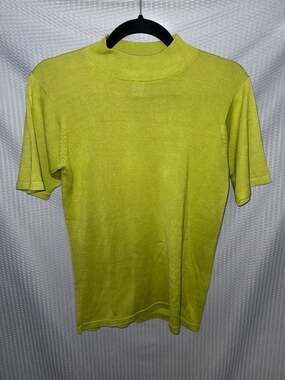 Kevo 100% Silk Mock Neck Short Sleeve Sweater Lime Green Size M